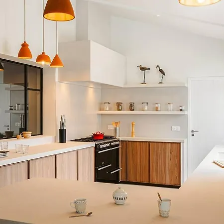 Apartment Spacious With Heated Pool *