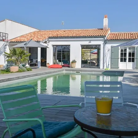 Spacious With Heated Pool Sainte-Marie-de-Re