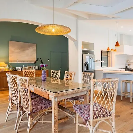 Apartment Spacious With Heated Pool *