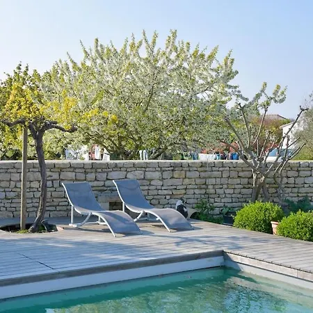 Spacious With Heated Pool Apartment
