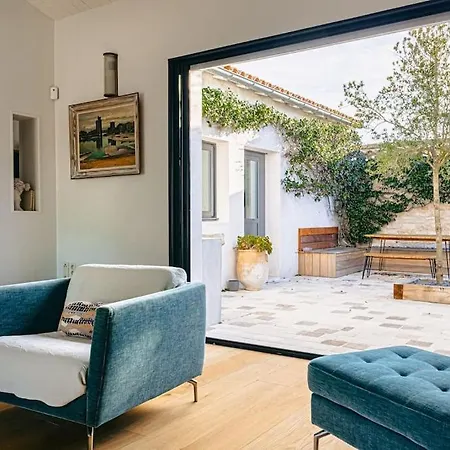 Apartment Spacious With Heated Pool *