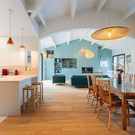 Apartment Spacious With Heated Pool *