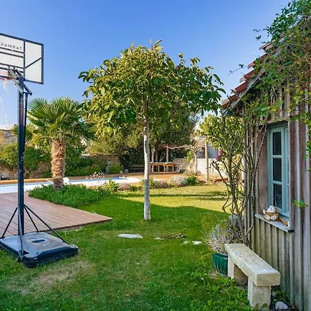 Spacious With Heated Pool *