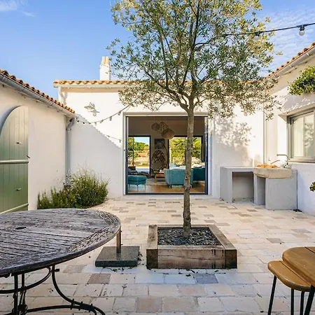 Spacious With Heated Pool