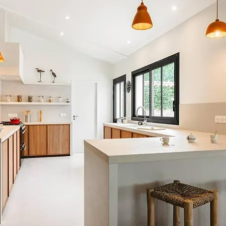 Spacious With Heated Pool *
