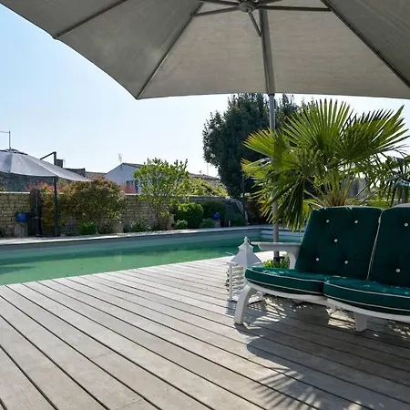 Apartment Spacious With Heated Pool *